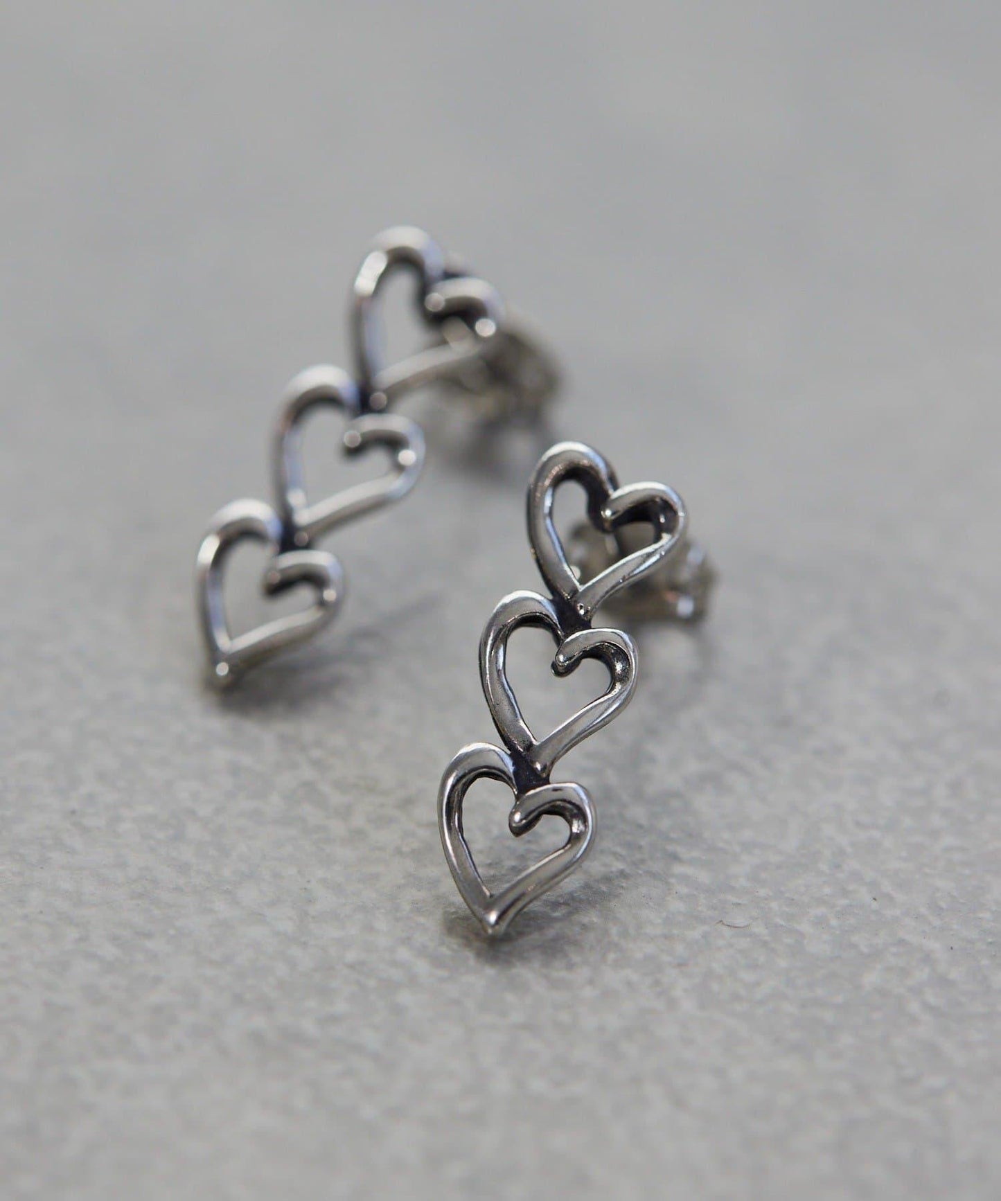 《スターリングシルバー使用》三心形耳釘
