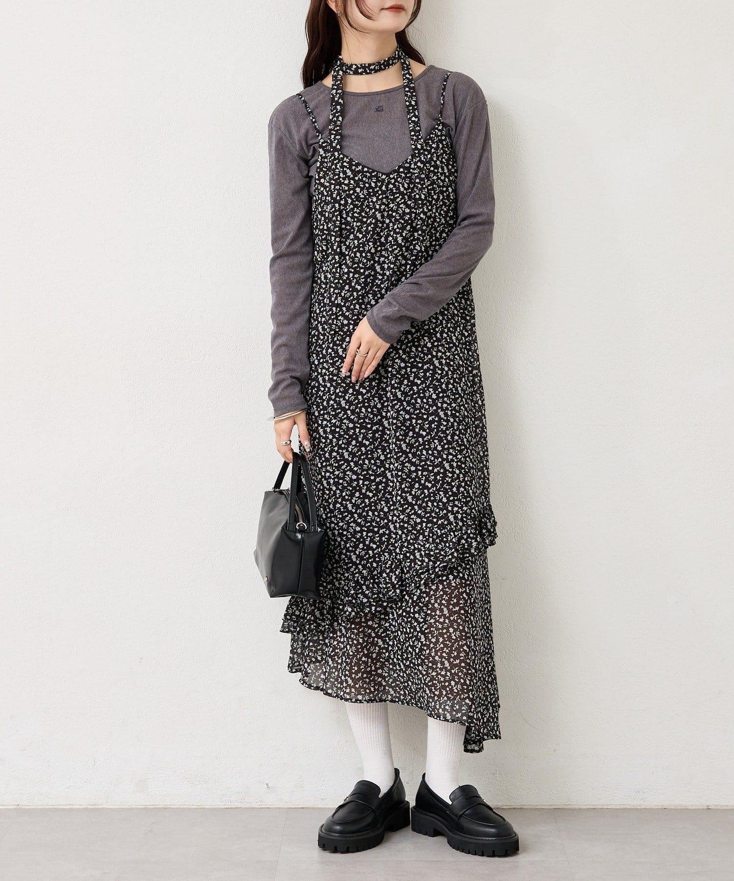 花邊下襬吊帶連衣裙