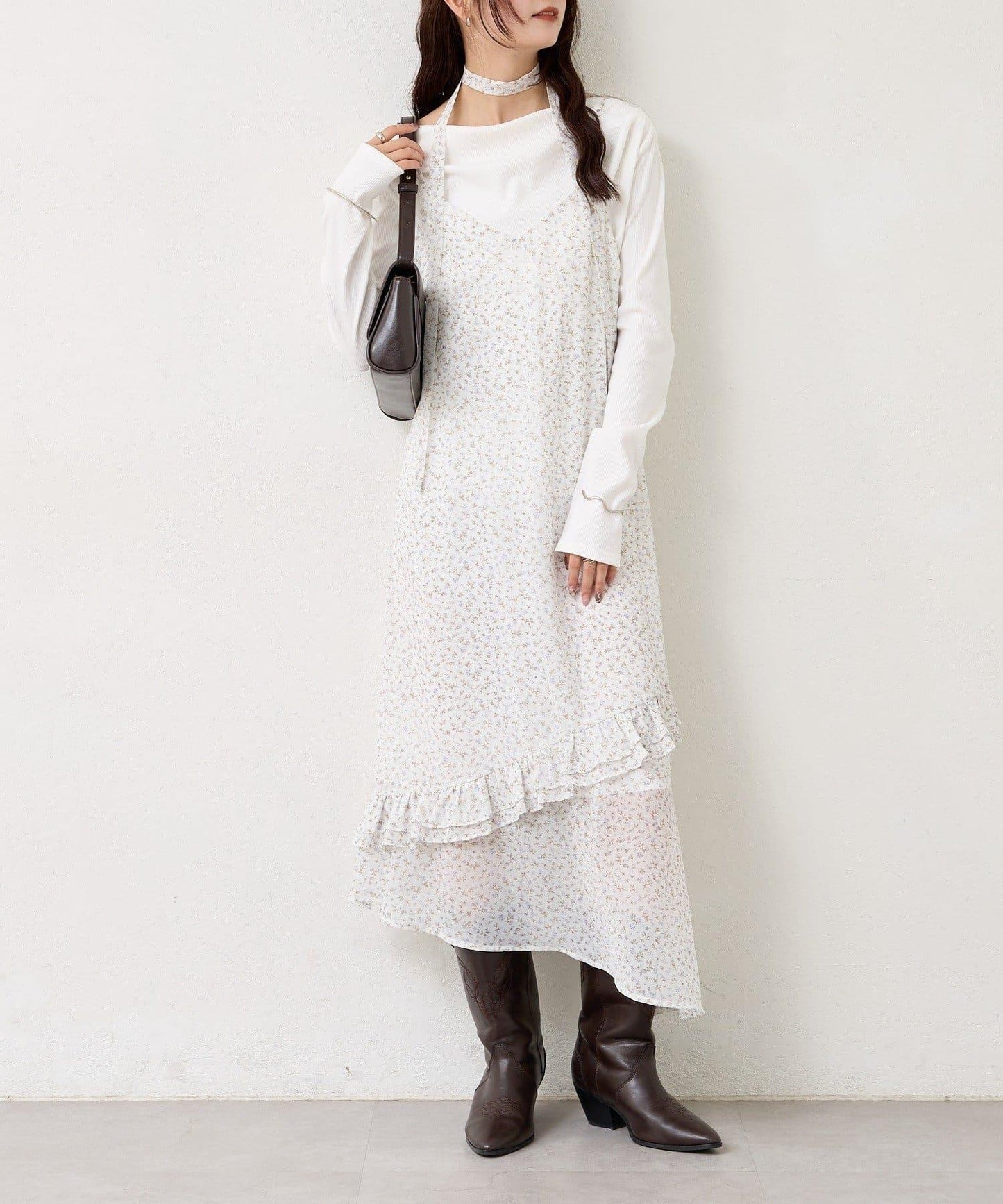 花邊下襬吊帶連衣裙