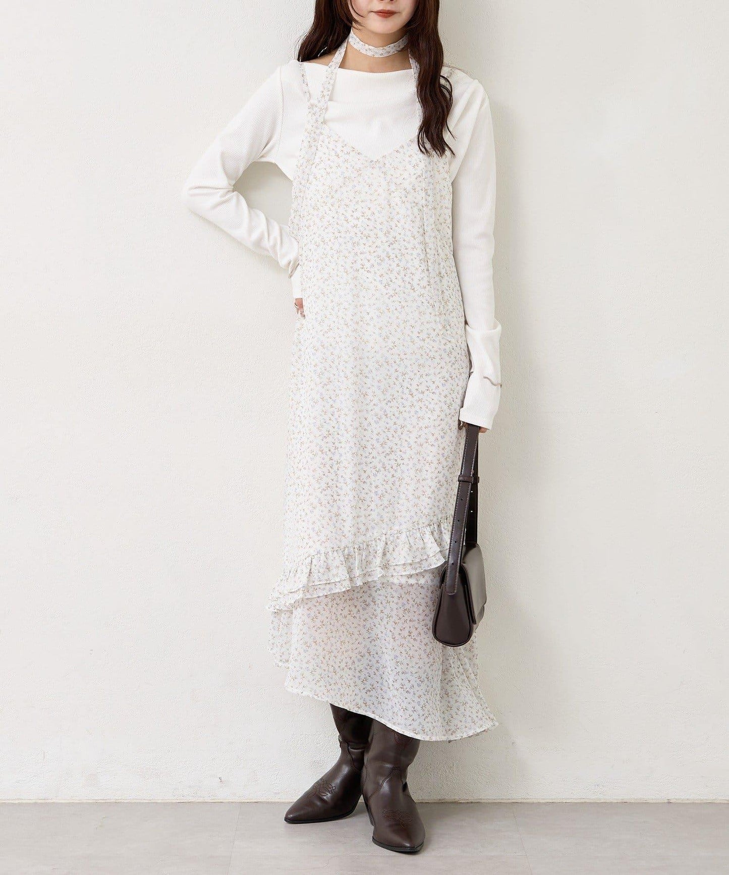 花邊下襬吊帶連衣裙