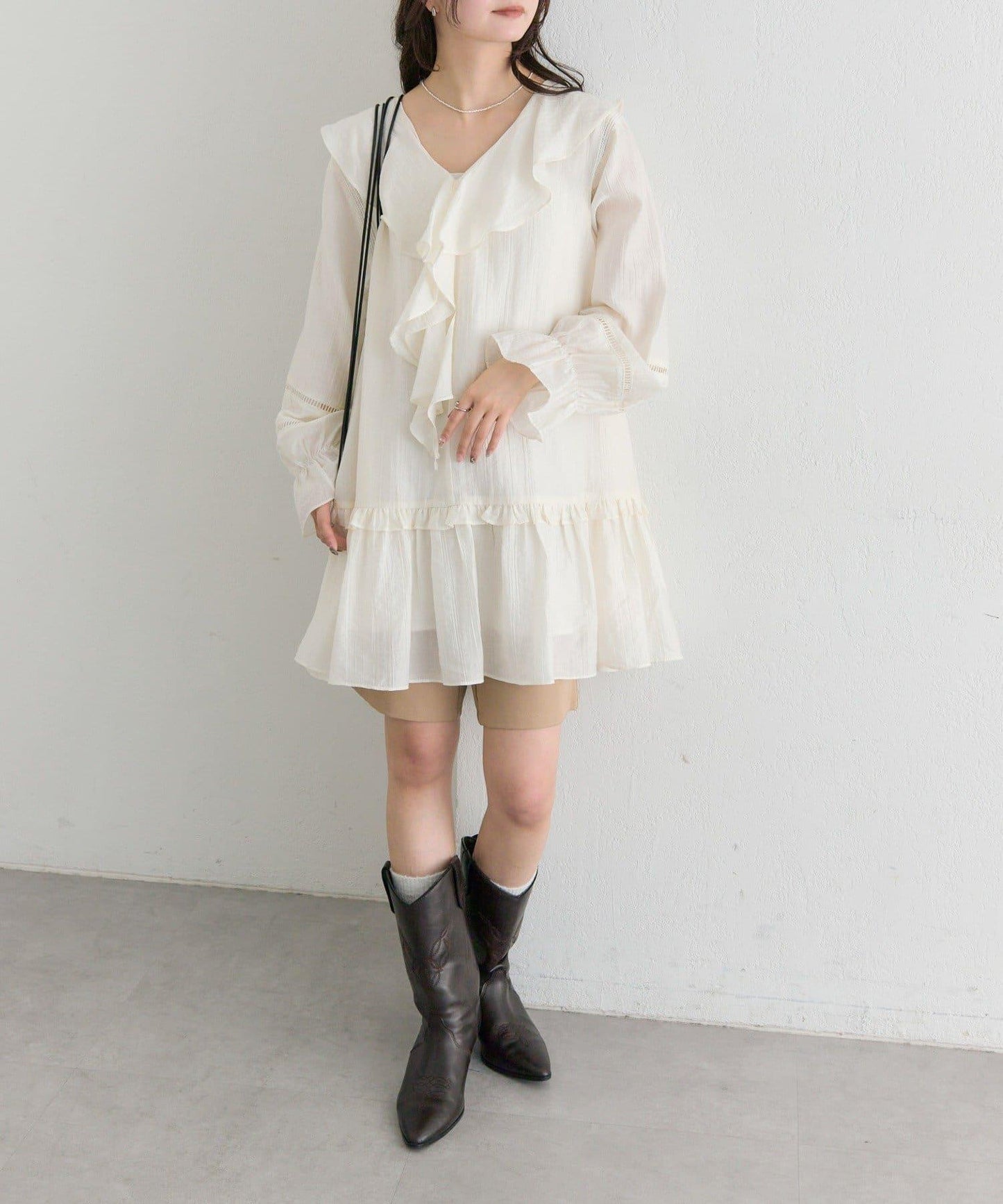 荷葉邊層疊迷你連衣裙