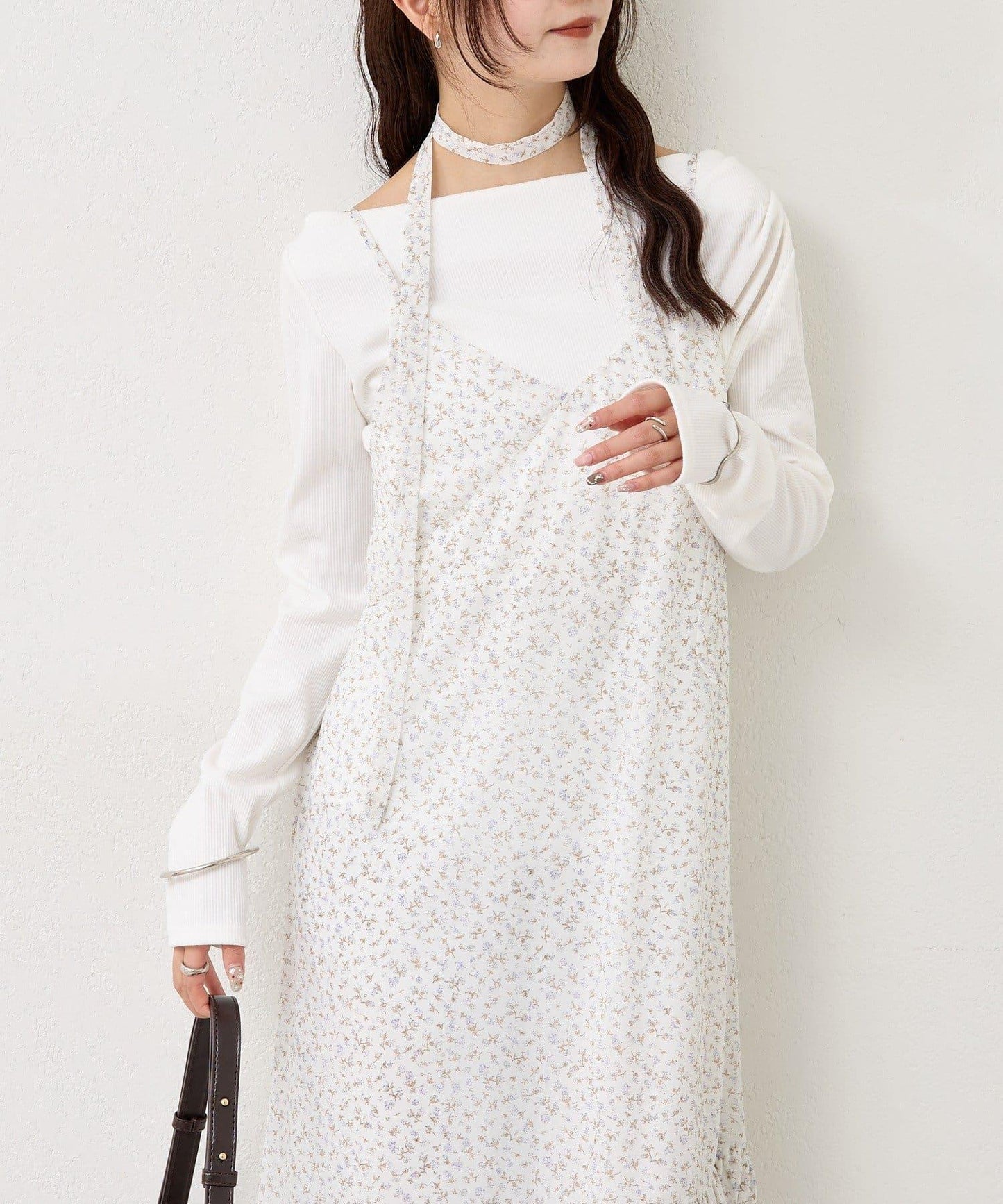 花邊下襬吊帶連衣裙