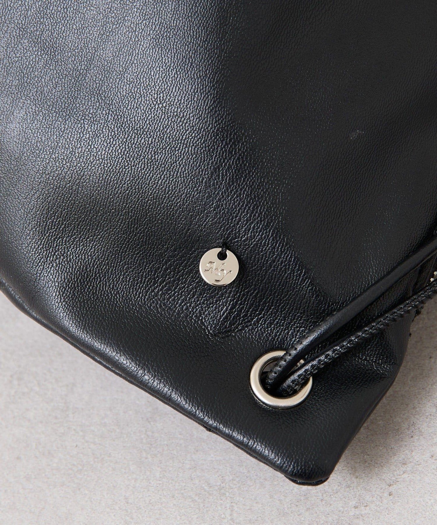 帶托盤抽繩揹包