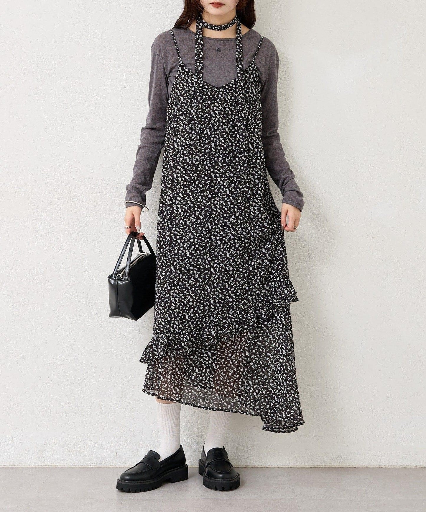 花邊下襬吊帶連衣裙