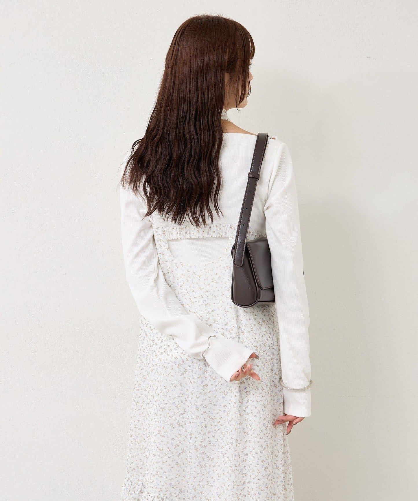 花邊下襬吊帶連衣裙