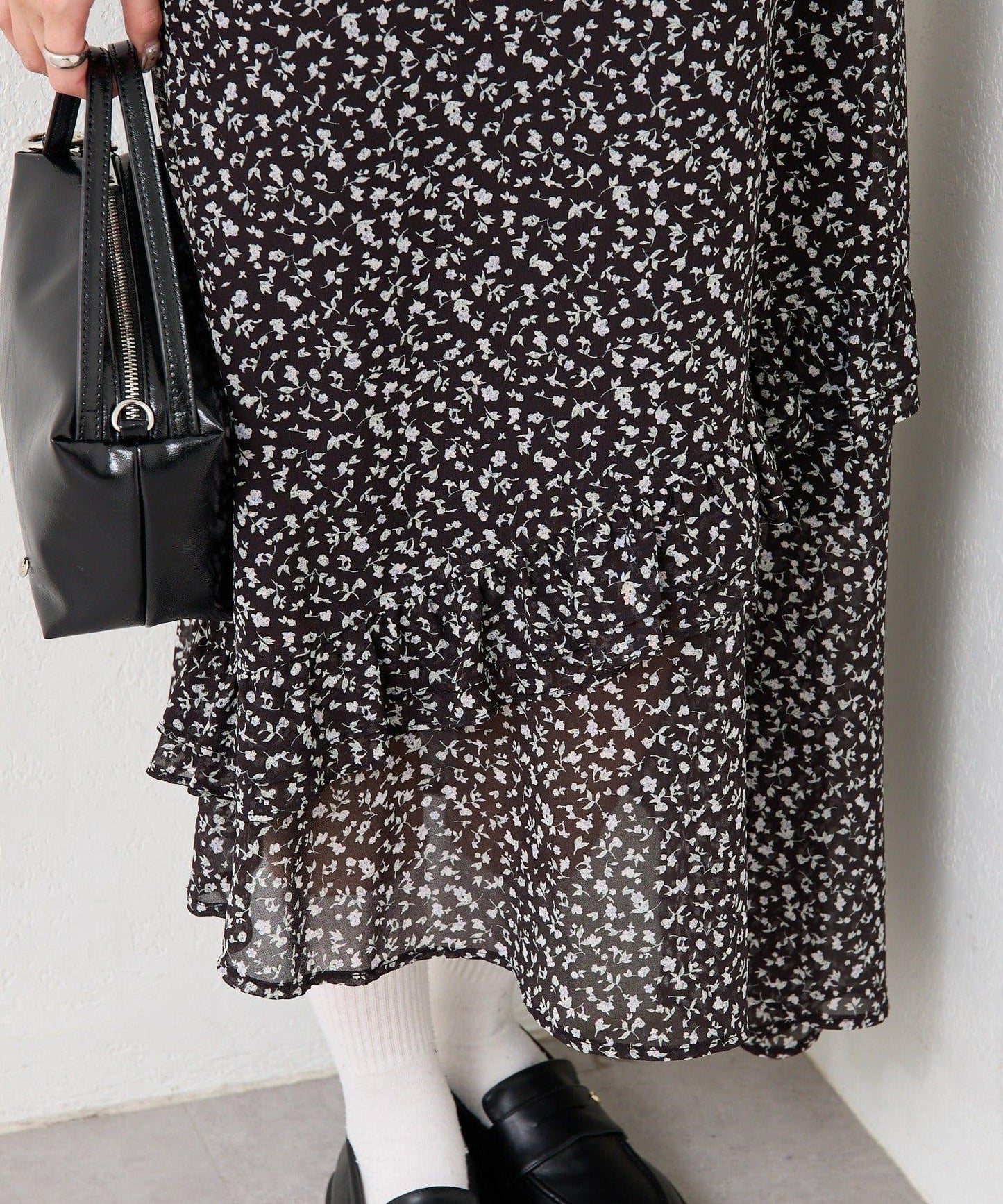 花邊下襬吊帶連衣裙