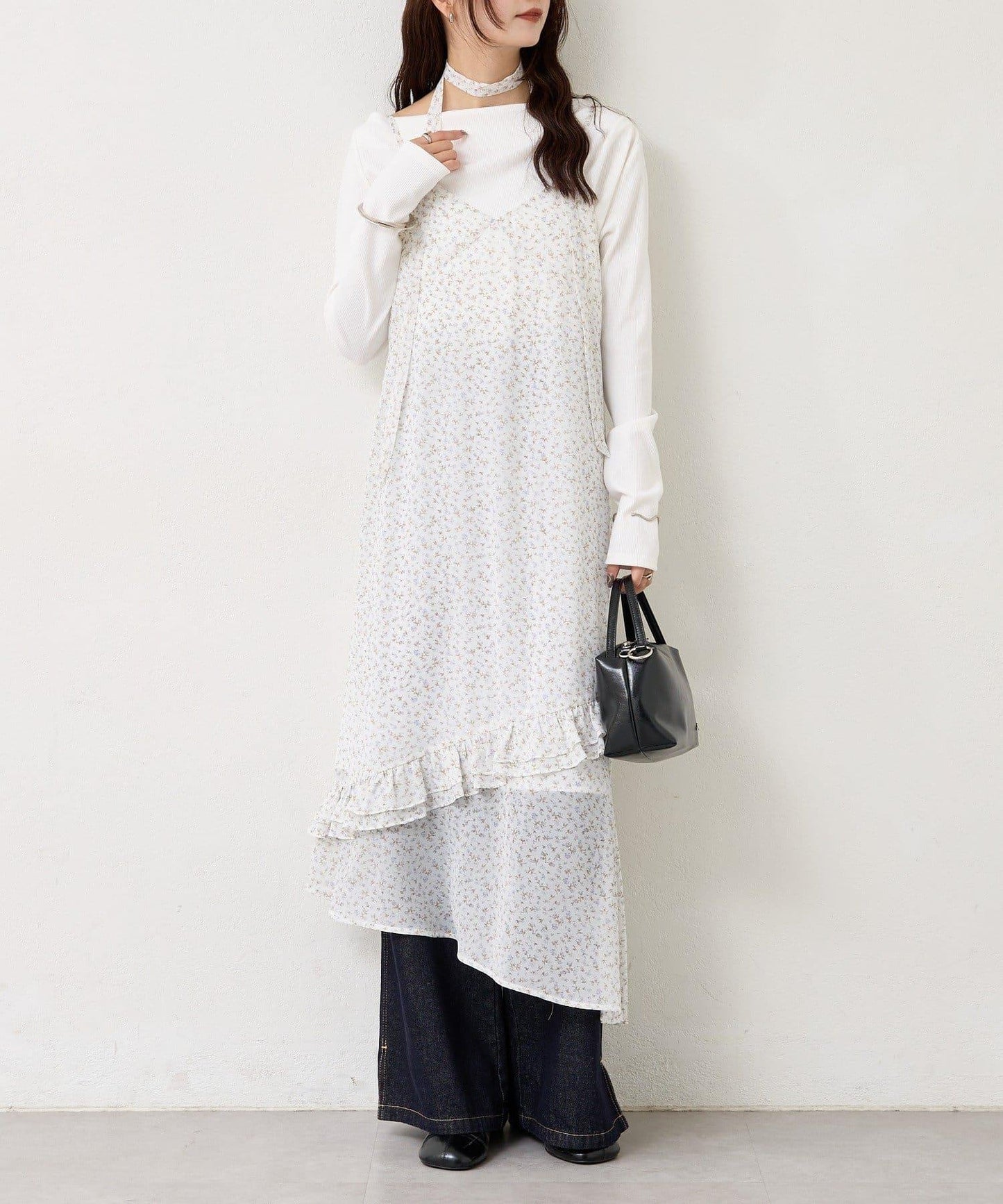 花邊下襬吊帶連衣裙