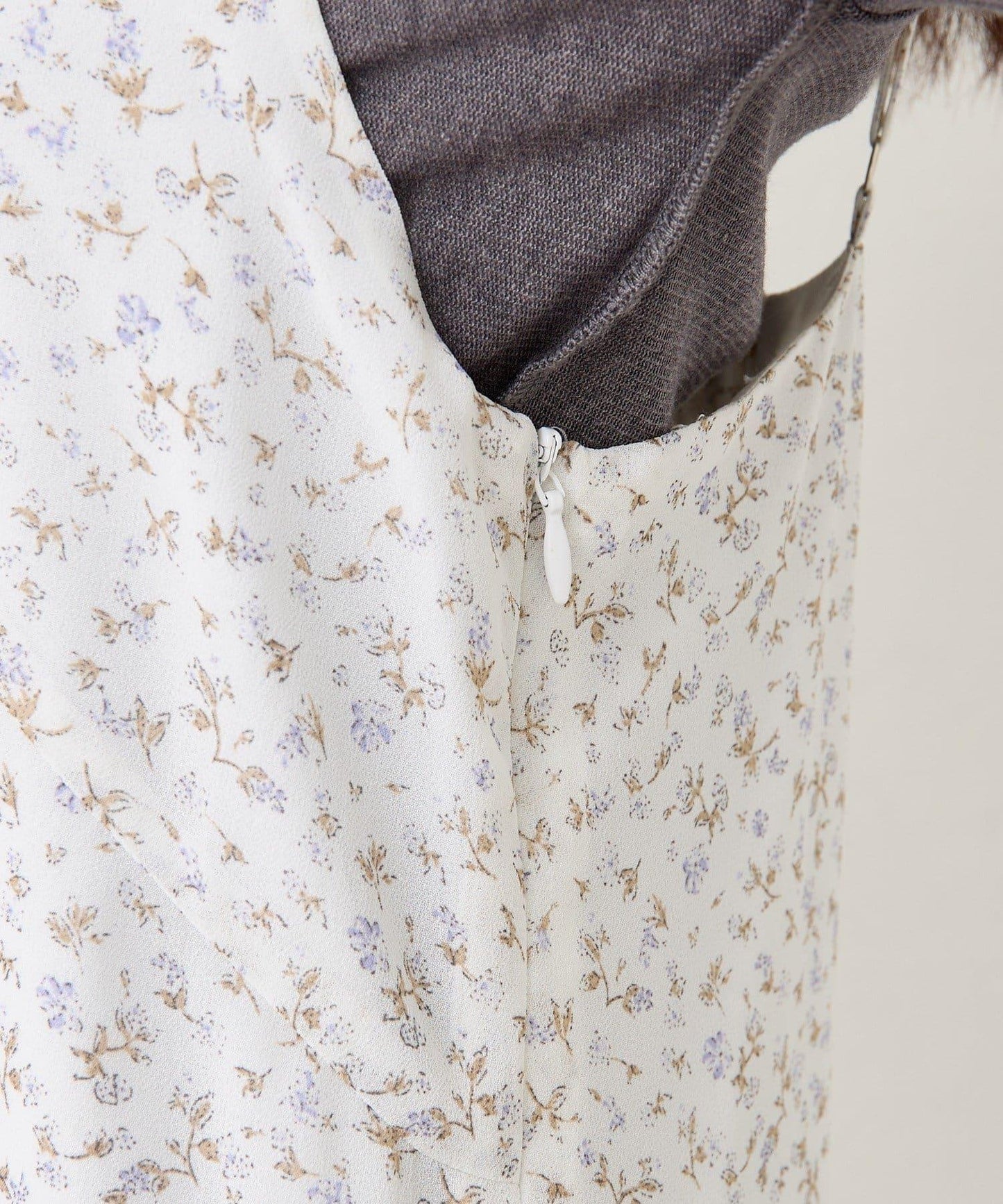 花邊下襬吊帶連衣裙