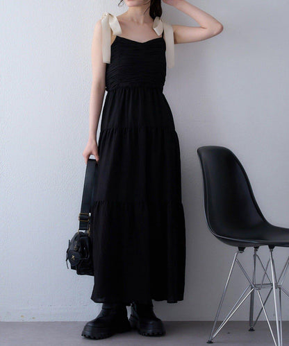 背部鏤空吊帶連衣裙