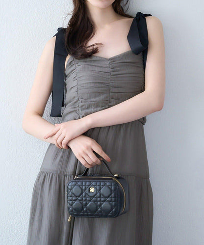 背部鏤空吊帶連衣裙