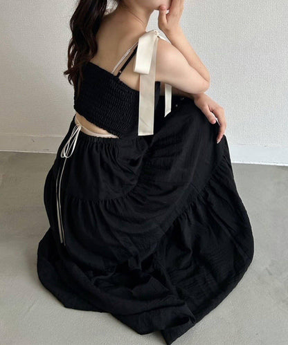 背部鏤空吊帶連衣裙