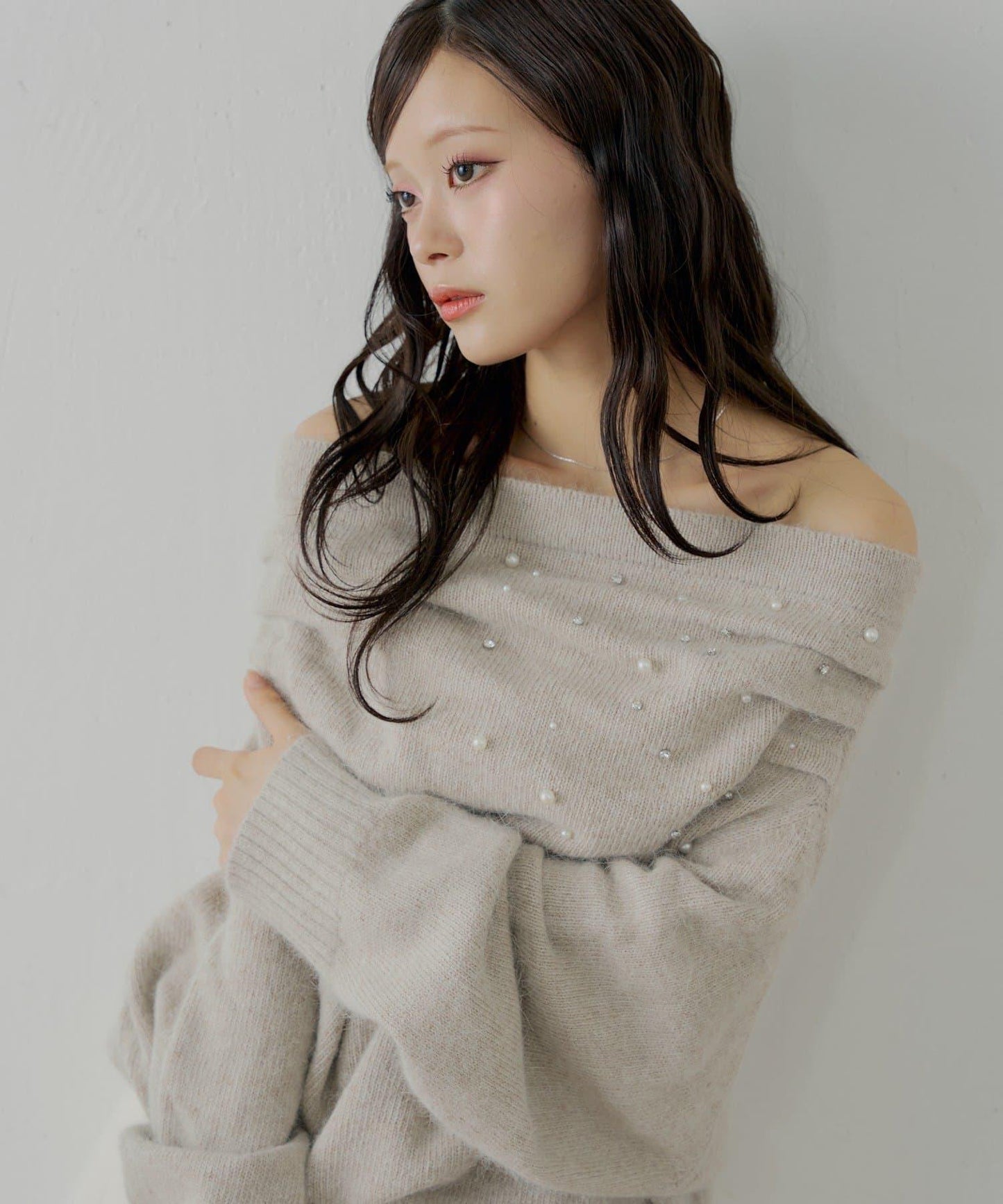 帶珠飾安哥拉羊毛一字肩針織衫