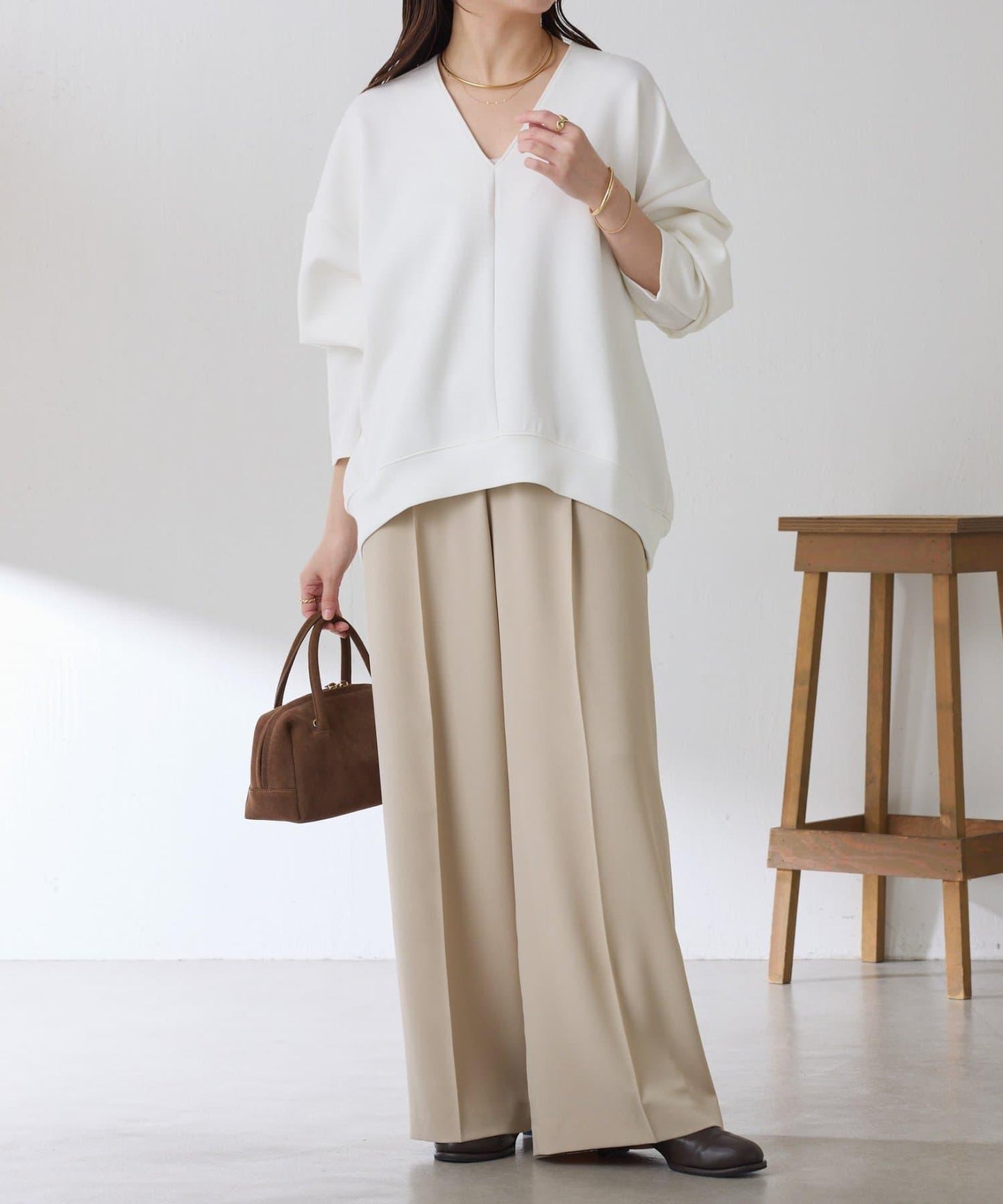 【小臉效果/彈力】V領開口套頭衫/套裝