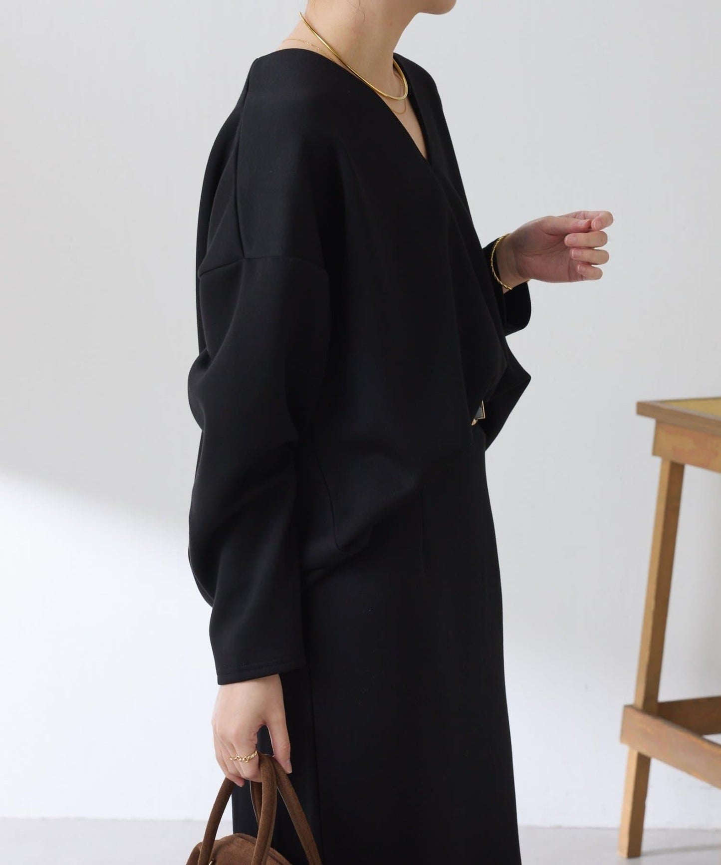 【小臉效果/彈力】V領開口套頭衫/套裝