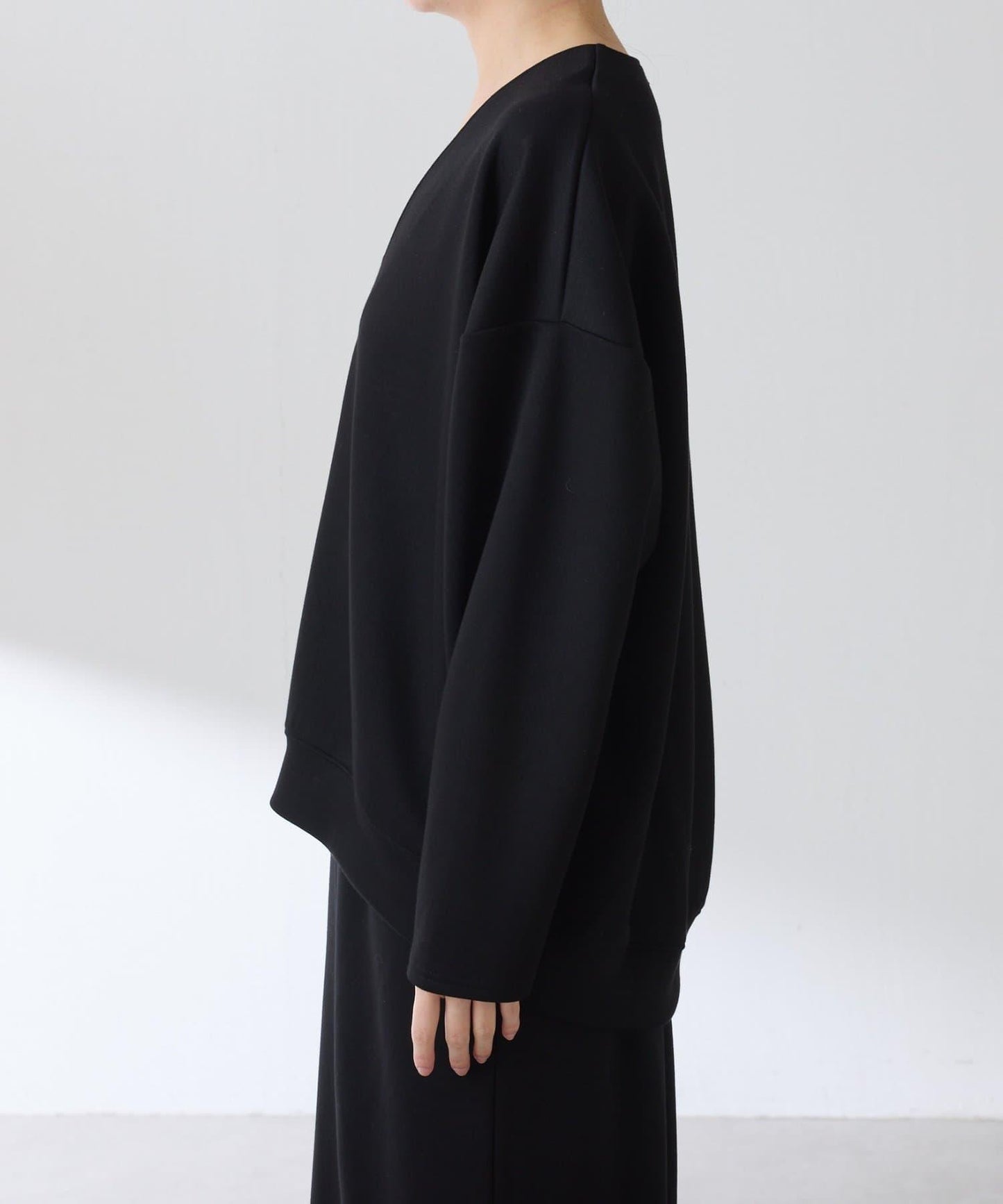 【小臉效果/彈力】V領開口套頭衫/套裝