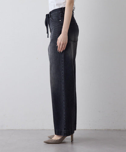 中線壓褶黑色牛仔褲