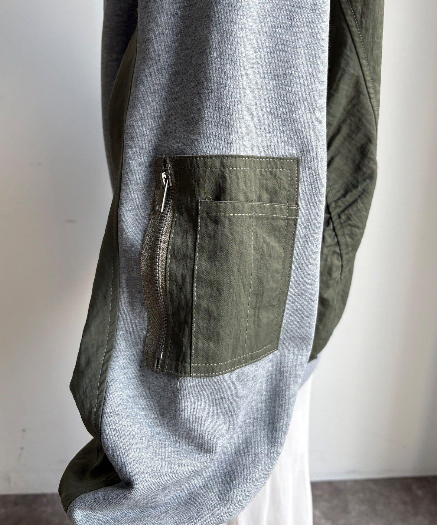 異材質拼接雙拉鍊夾克