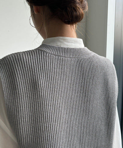 針織背心×襯衫套裝