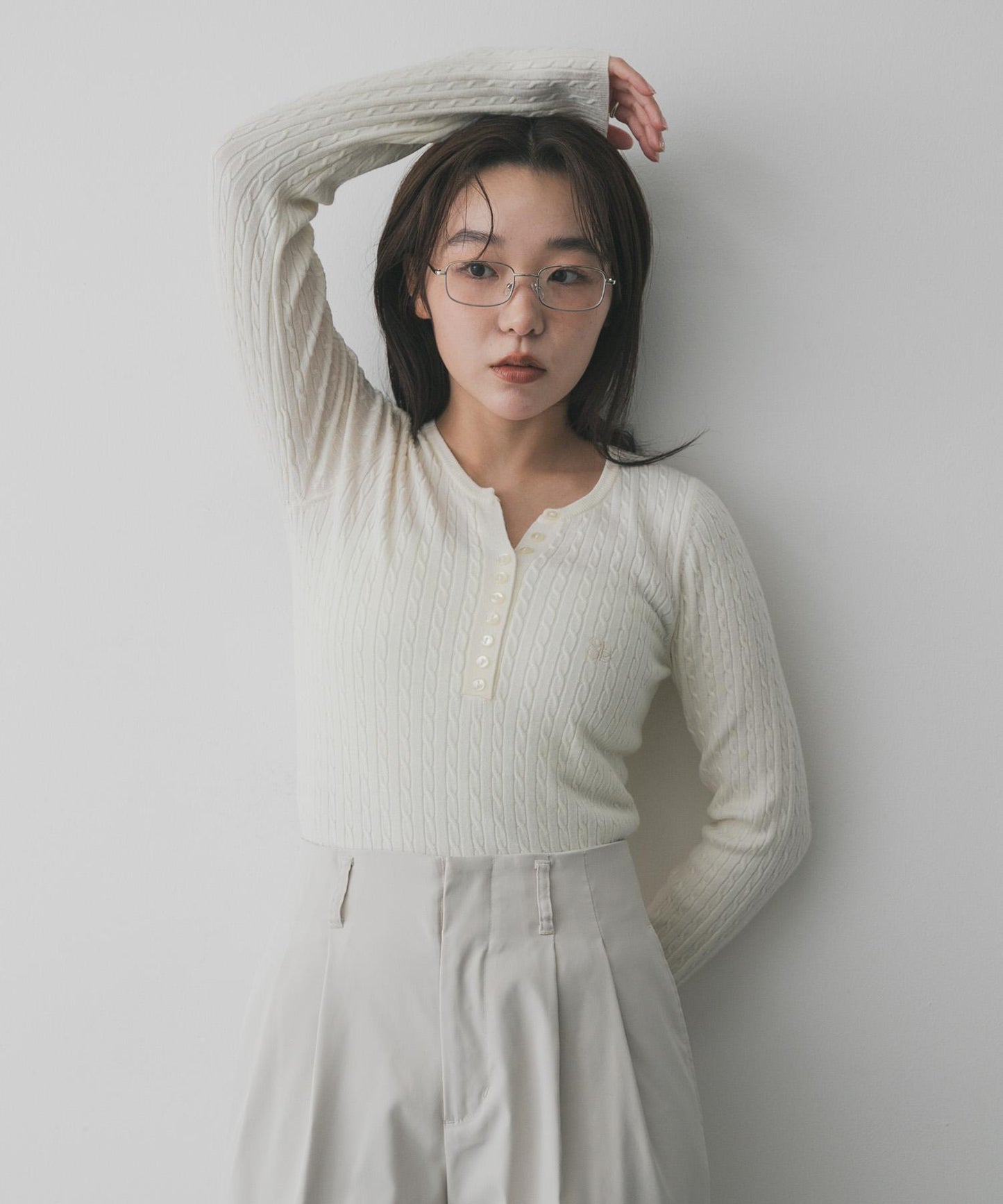 刺繡亨利領迷你麻花針織衫