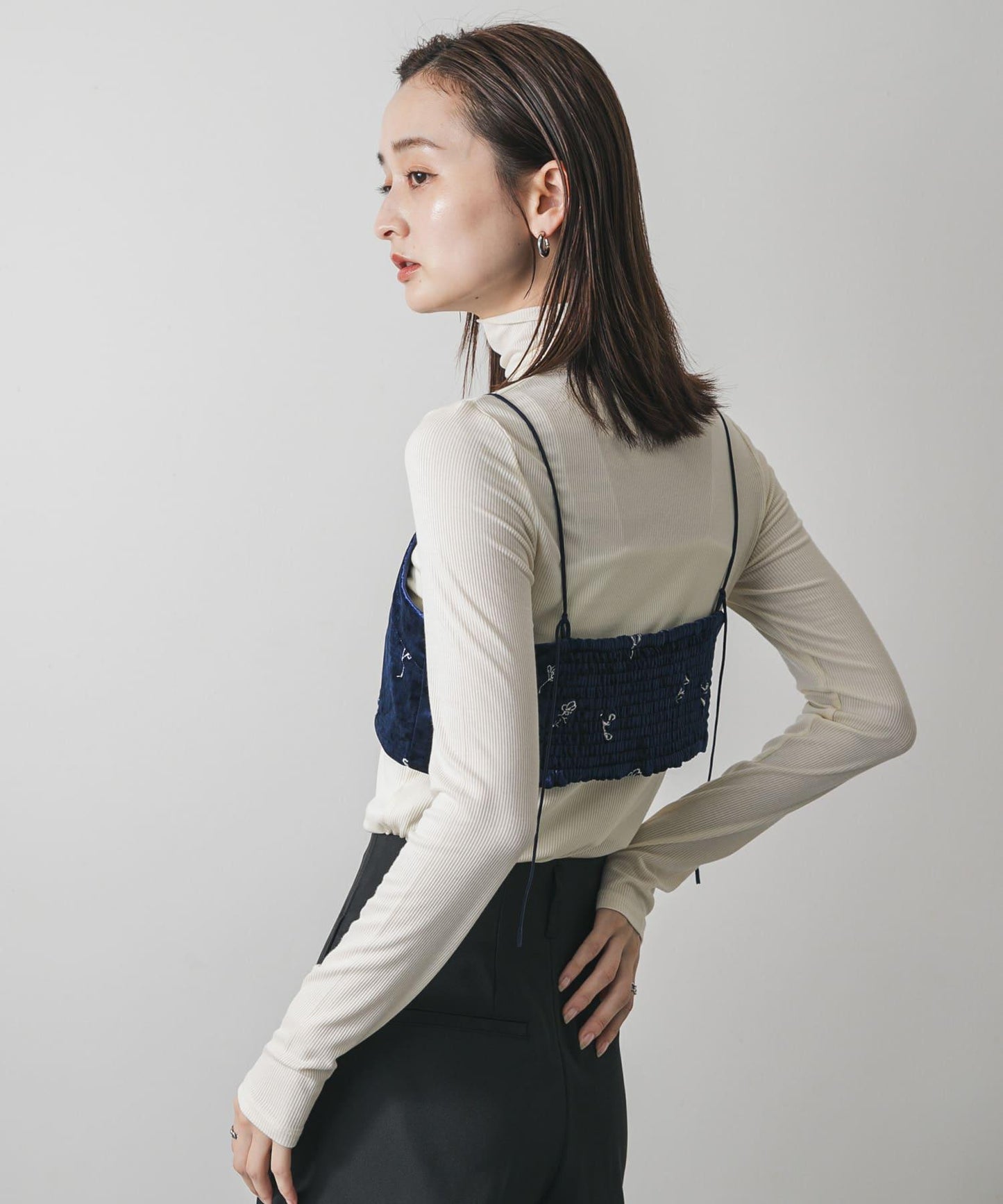 防起球荷葉邊高領上衣