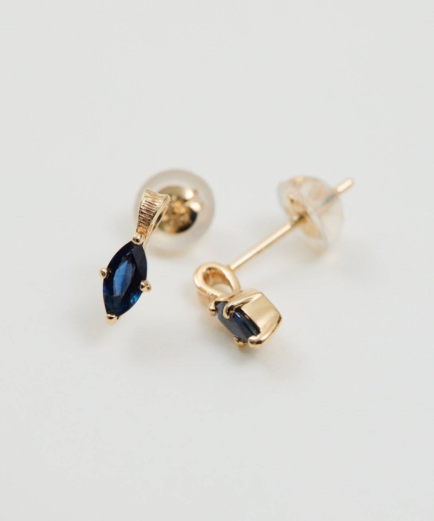藍寶石耳釘