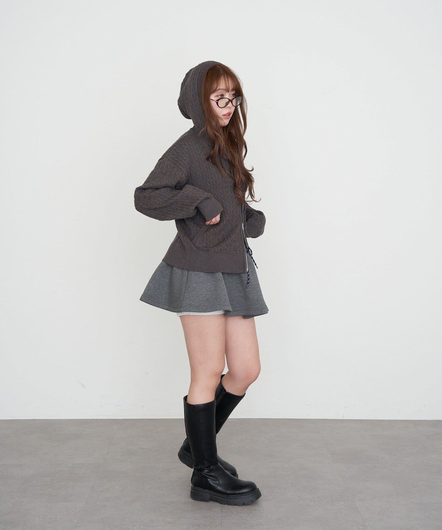 麻花紋胸部刺繡連帽衛衣