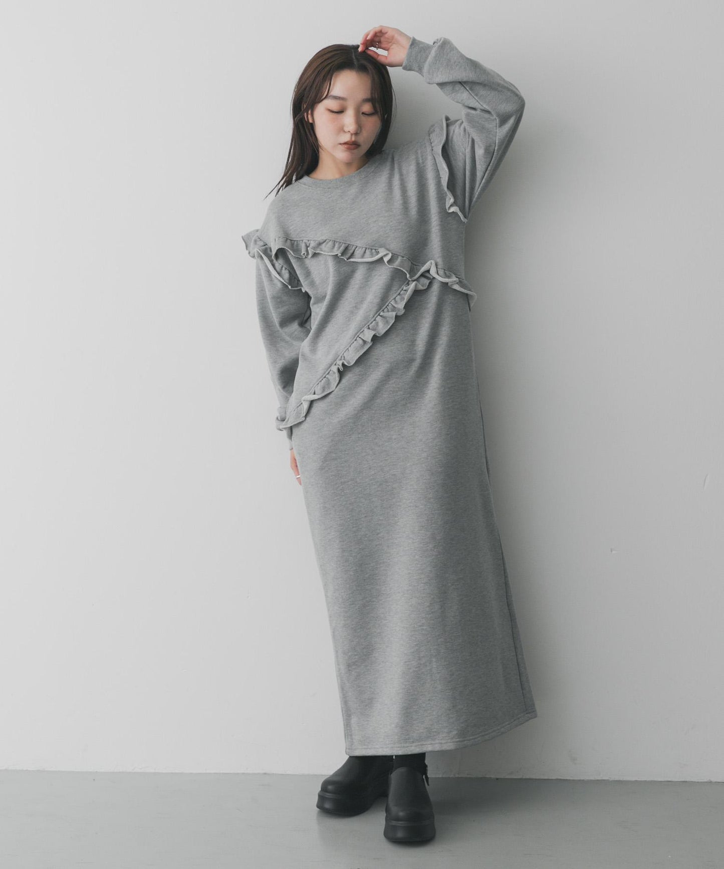 荷葉邊剪裁連衣裙