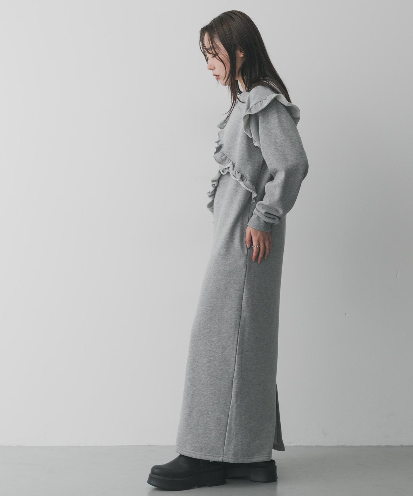 荷葉邊剪裁連衣裙