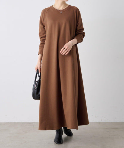 加絨喇叭連衣裙