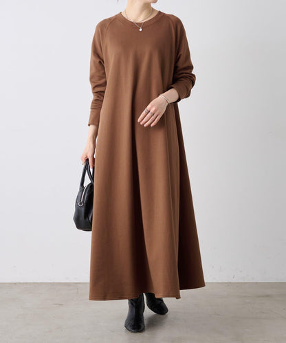 加絨喇叭連衣裙