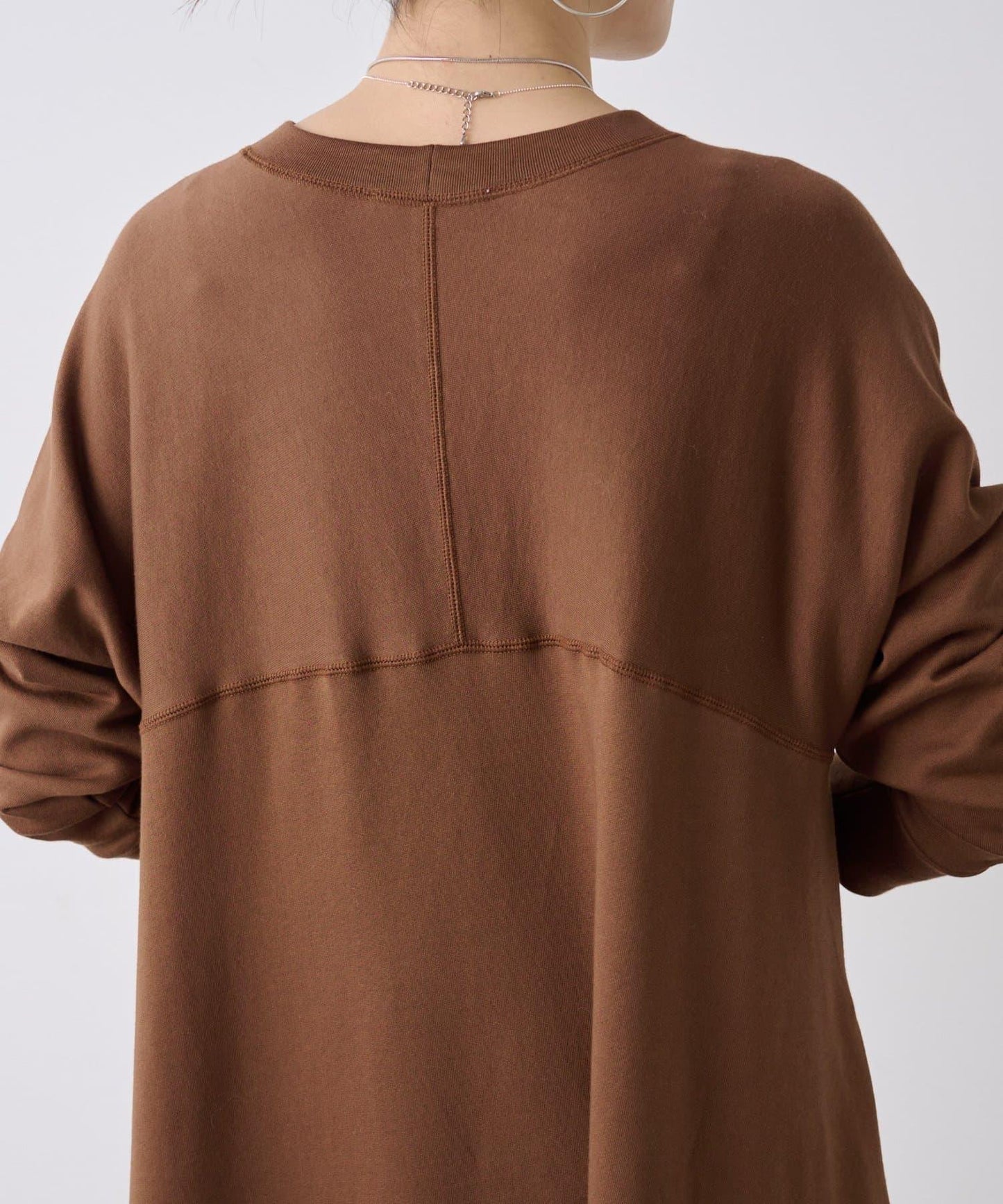 加絨喇叭連衣裙