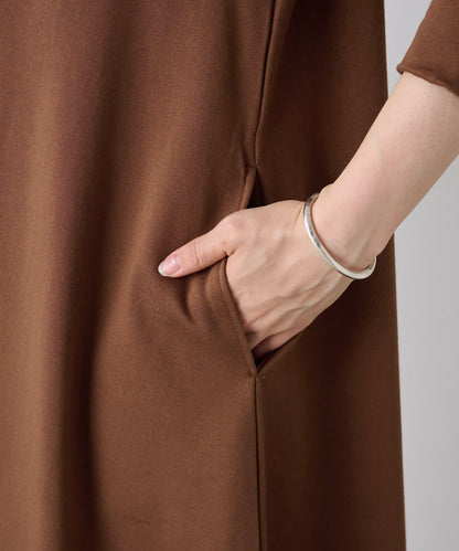 加絨喇叭連衣裙