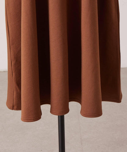 加絨喇叭連衣裙