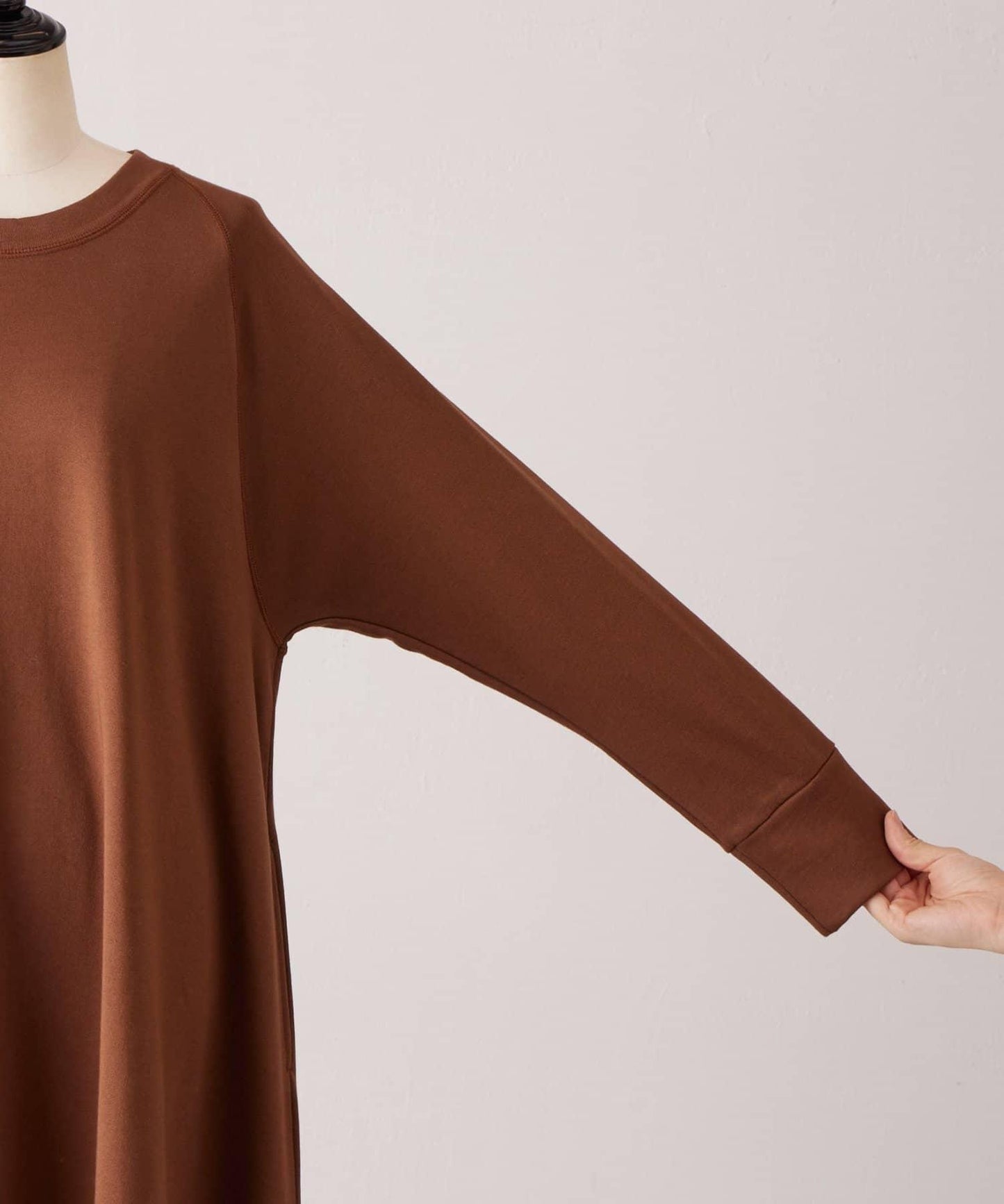 加絨喇叭連衣裙