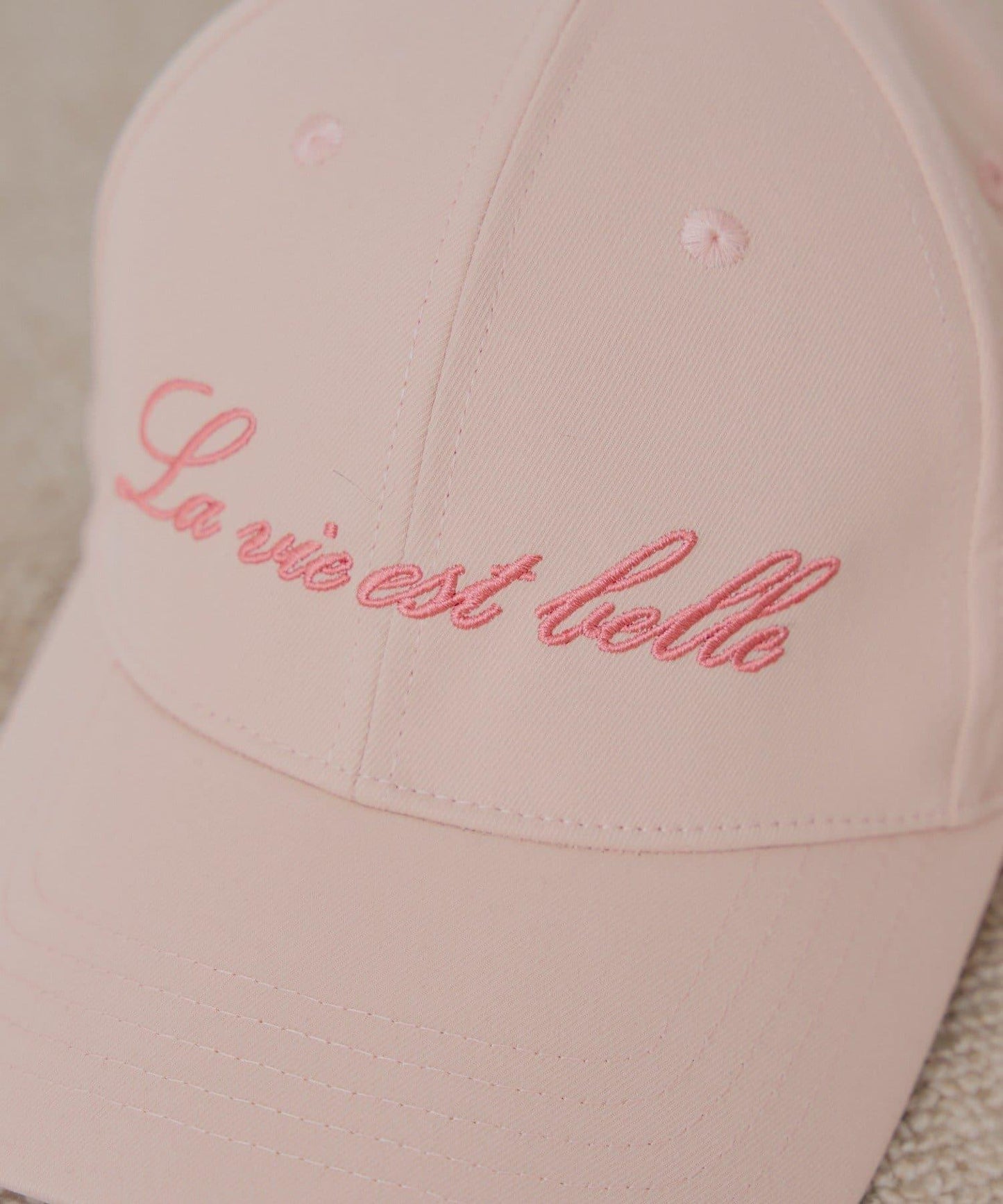 背部繡花棒球帽