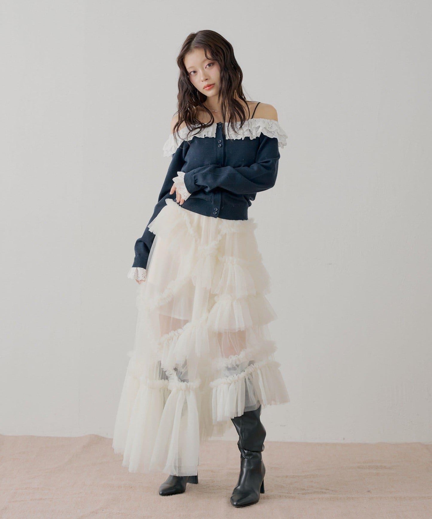 蕾絲層疊一字肩開衫