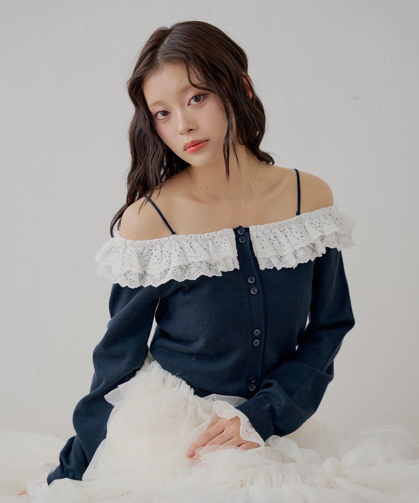 蕾絲層疊一字肩開衫