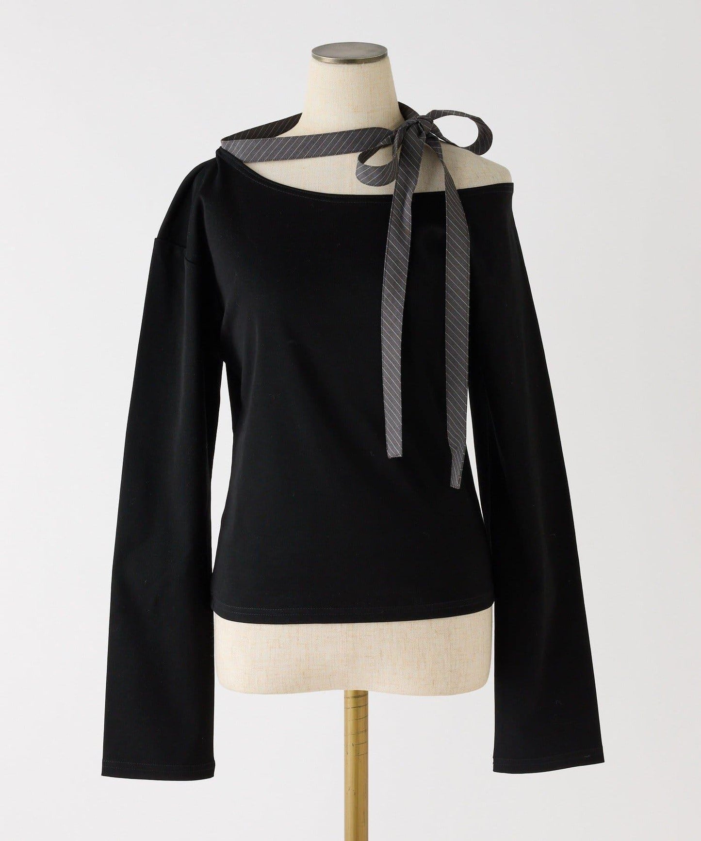 蝴蝶結裝飾上衣