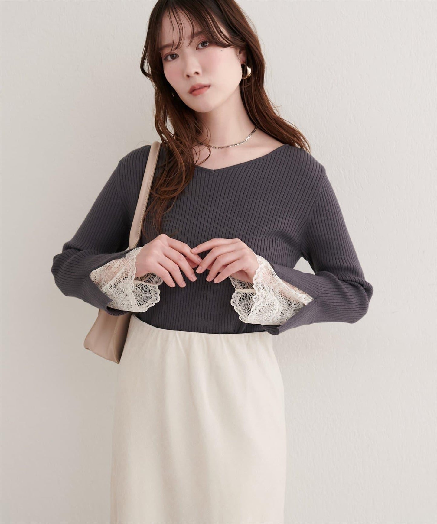 前後兩穿袖口蕾絲羅紋針織衫