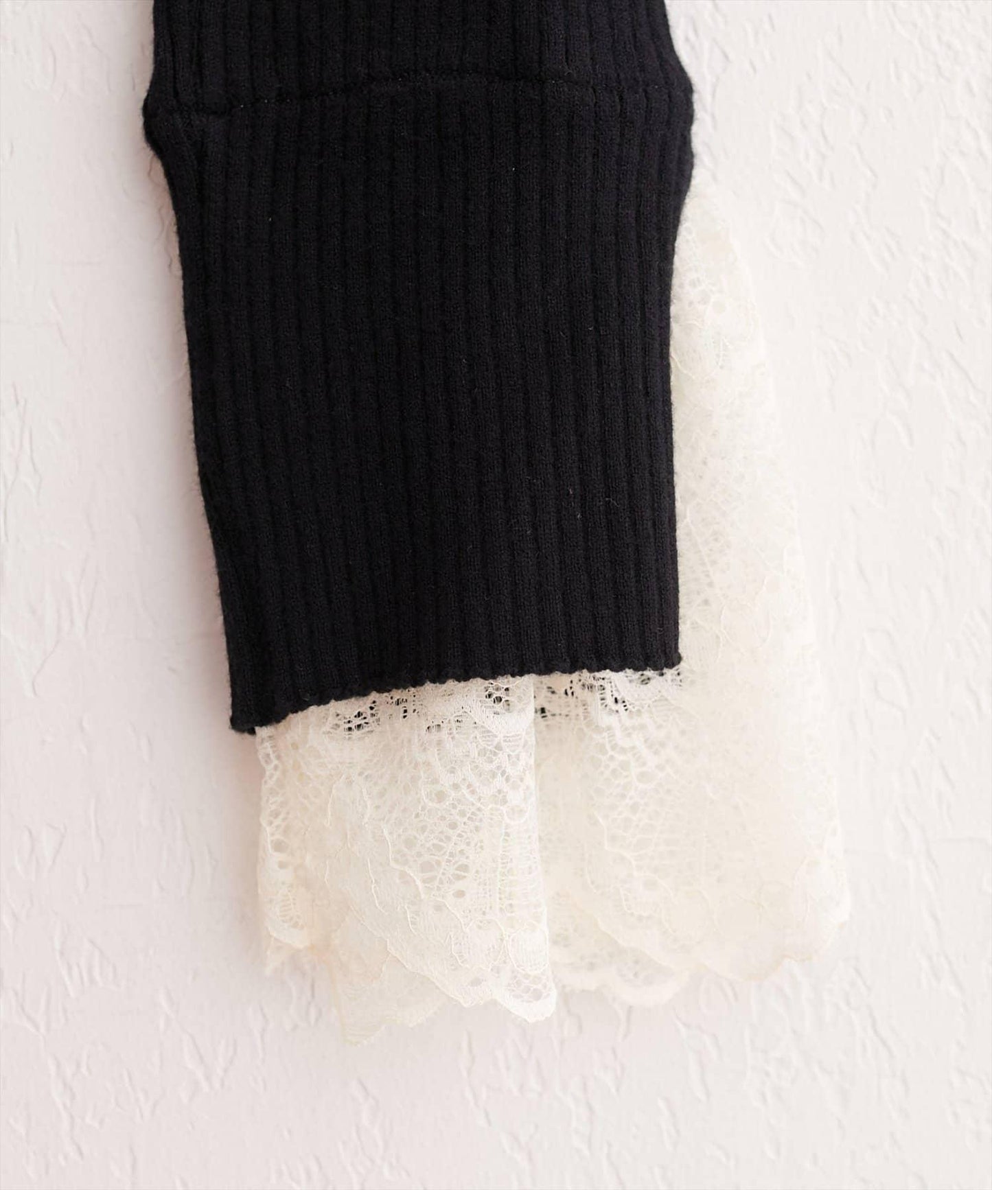 前後兩穿袖口蕾絲羅紋針織衫