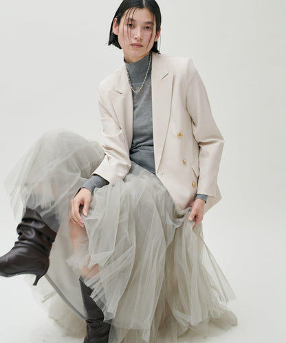 金色紐扣西裝外套