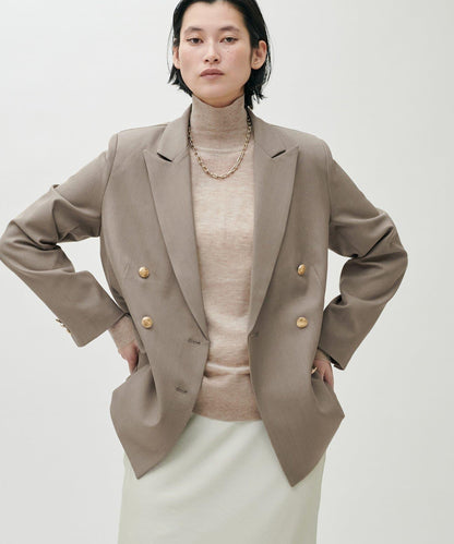 金色紐扣西裝外套