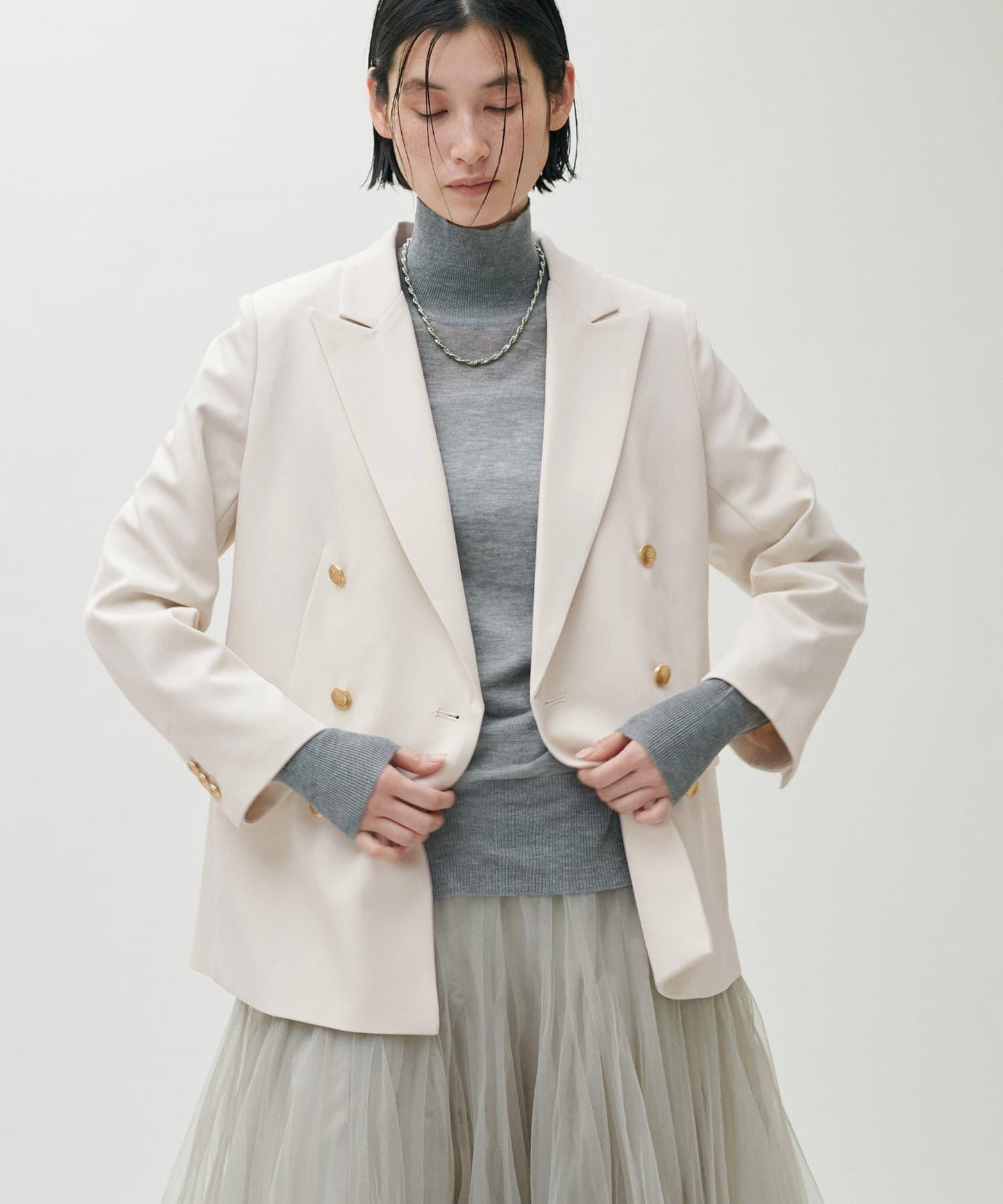 金色紐扣西裝外套