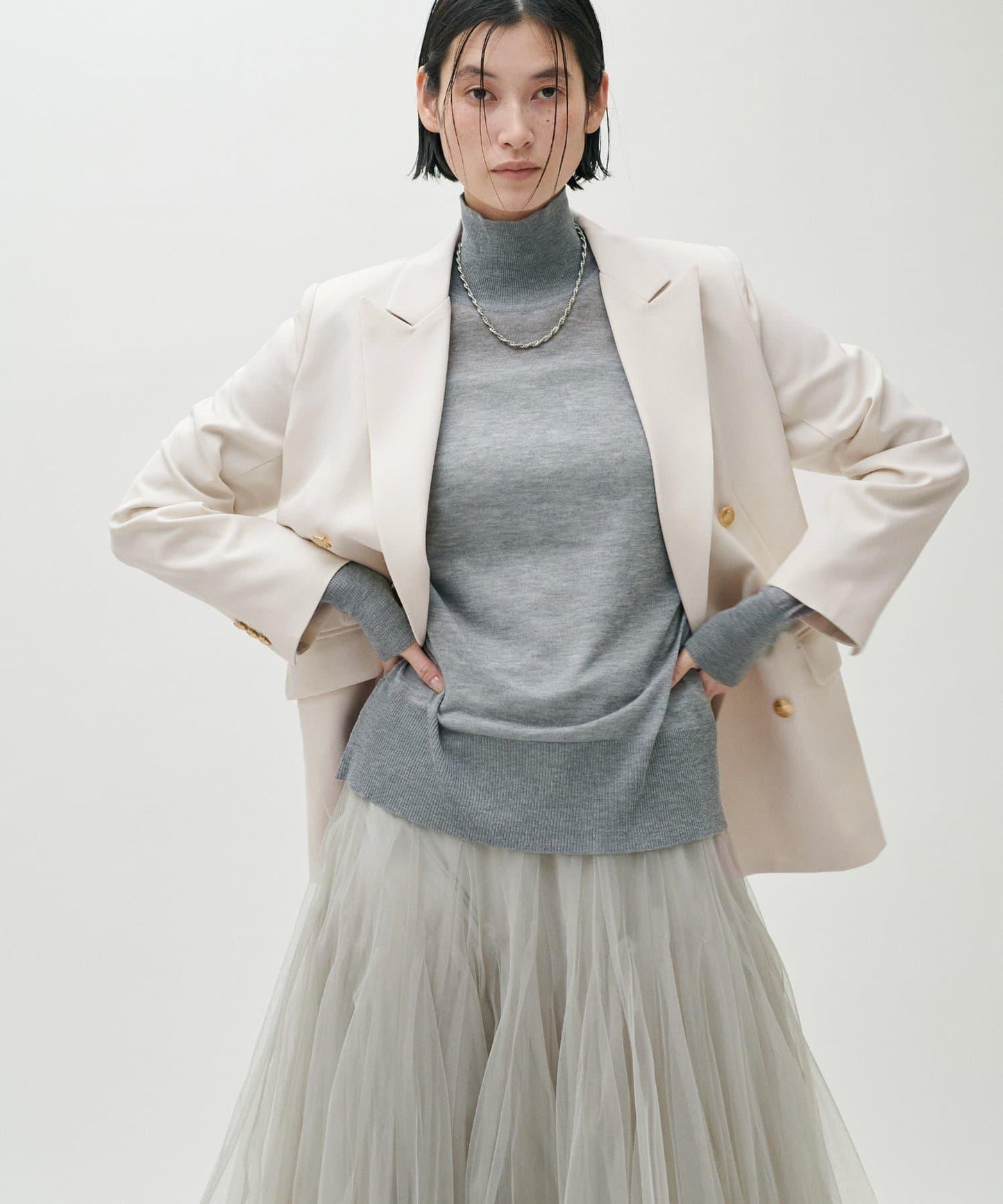 金色紐扣西裝外套