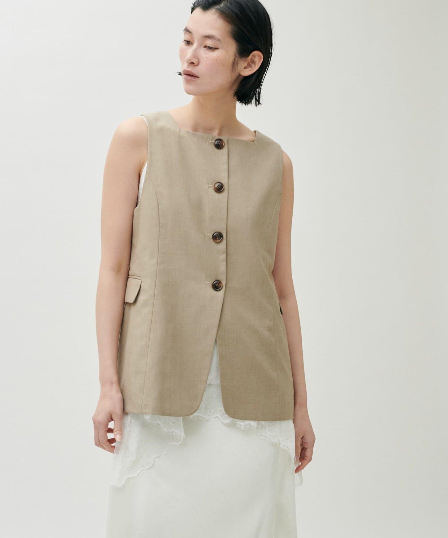 前後兩穿下襬蕾絲吊帶襯衫