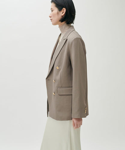 金色紐扣西裝外套