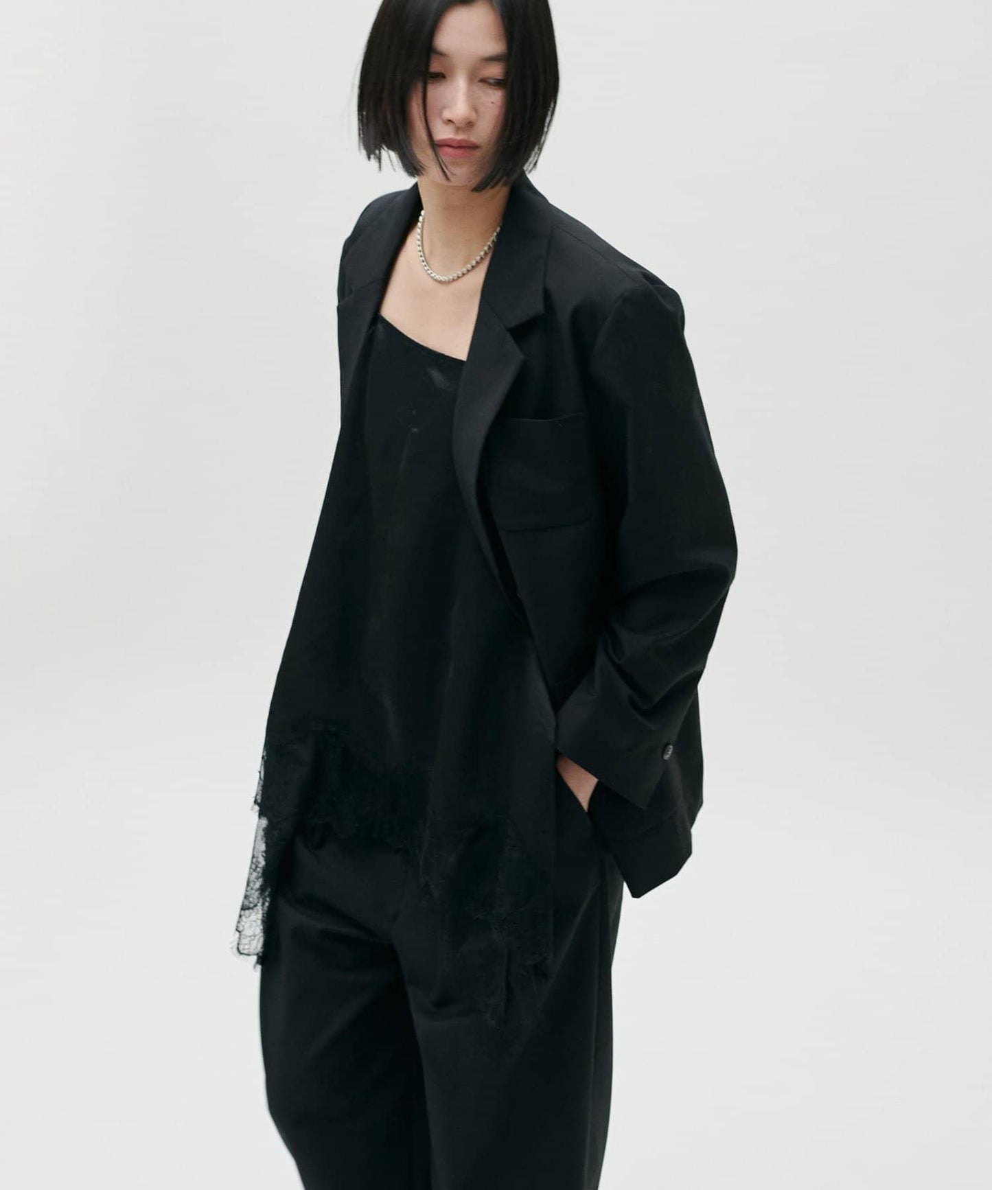 前後兩穿下襬蕾絲吊帶襯衫