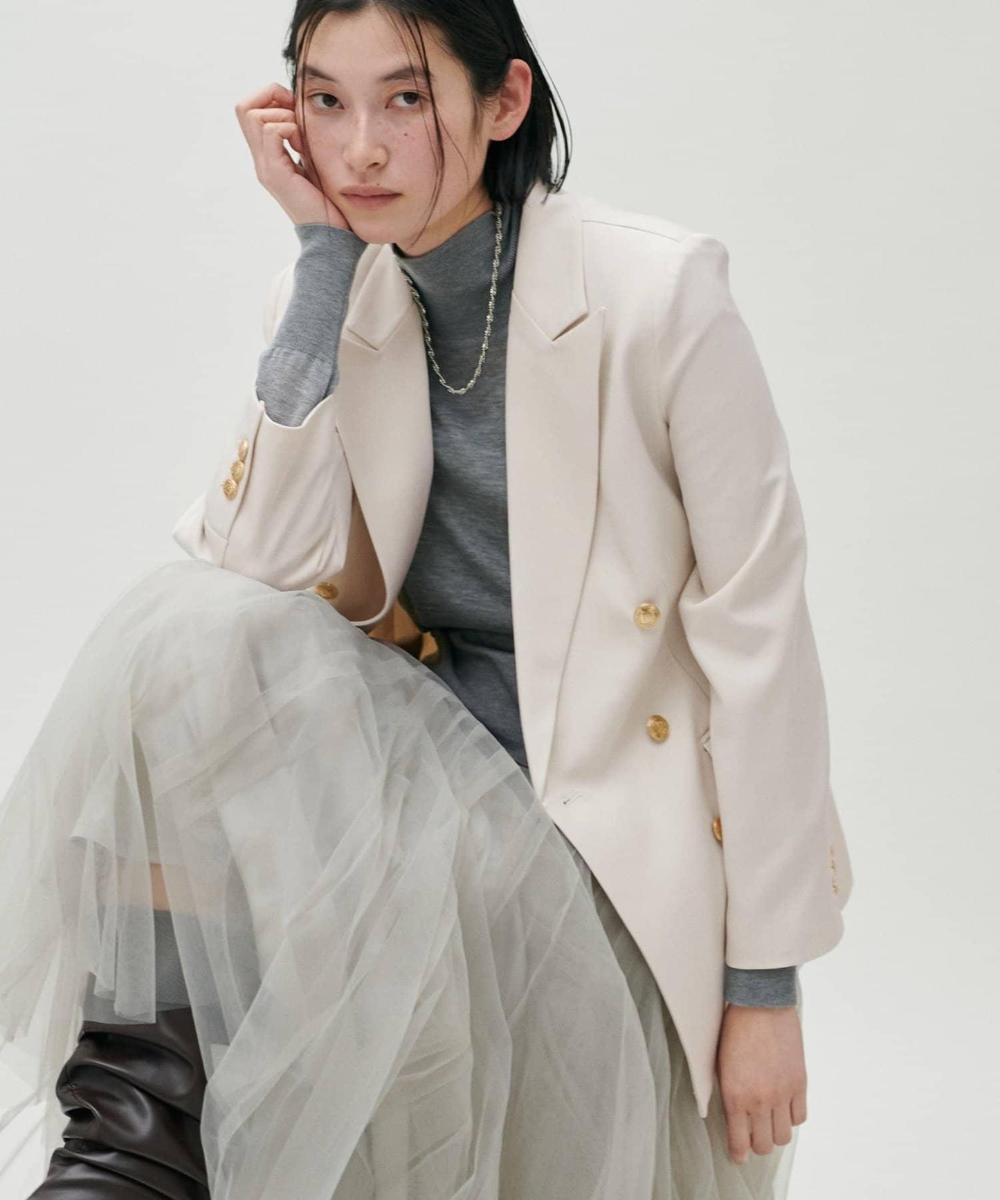 金色紐扣西裝外套