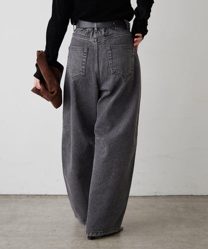 【2026春夏】弧形線條牛仔褲