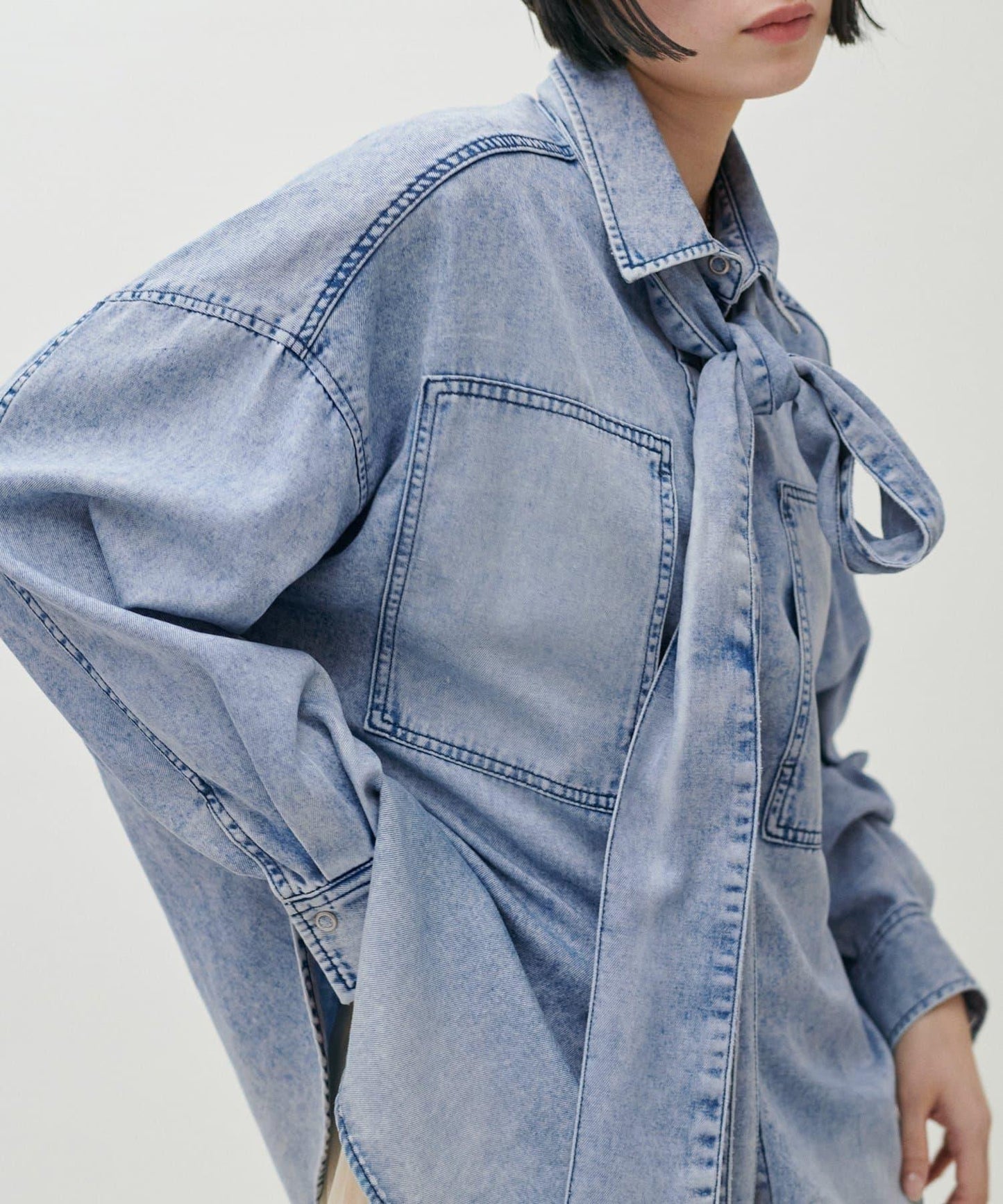 蝴蝶結大口袋牛仔襯衫